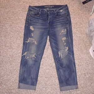 AEO distressed Tom girl high rise jeans